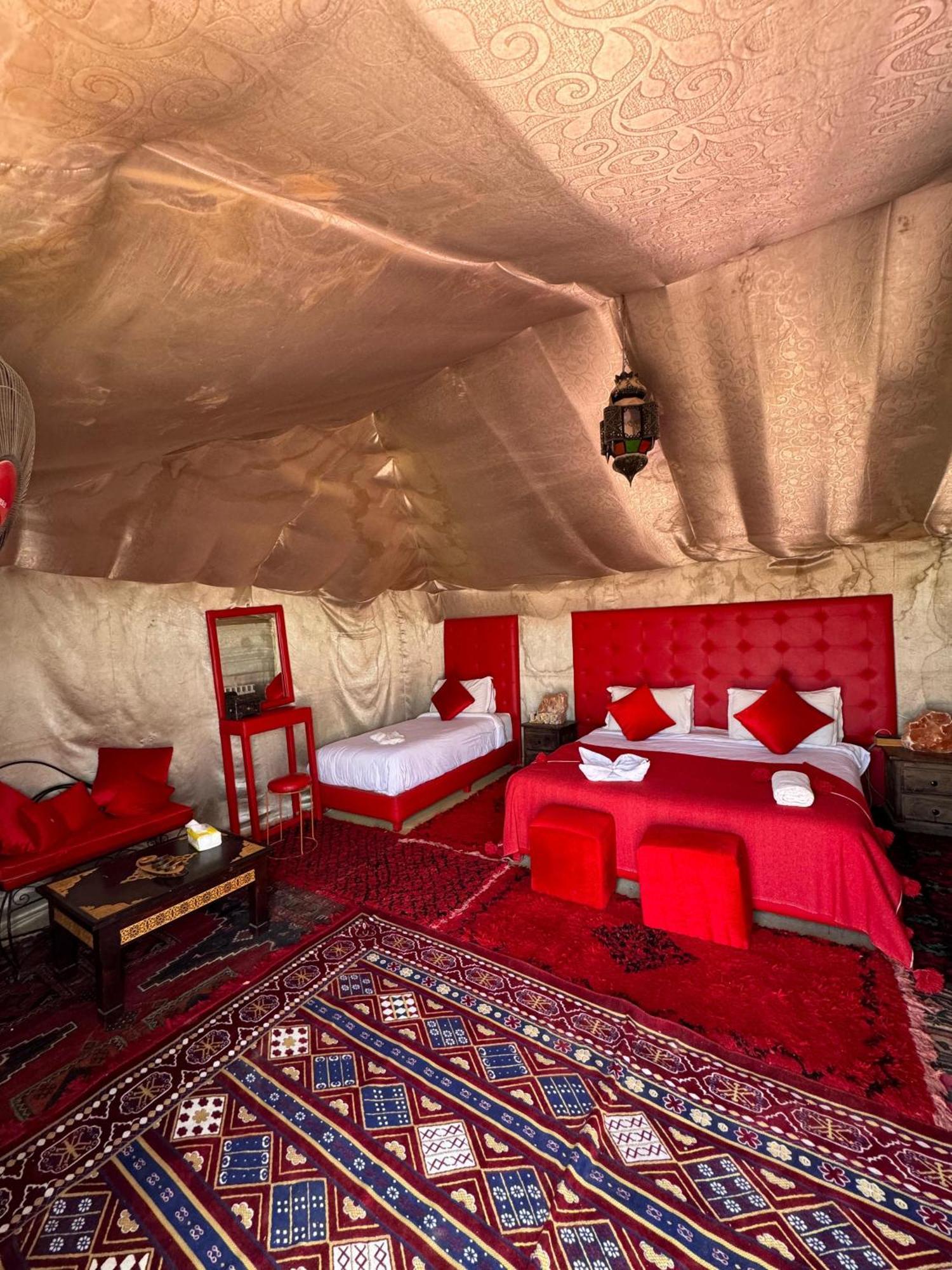 Desert Camp Camel & Sandboarding Merzouga Exteriér fotografie